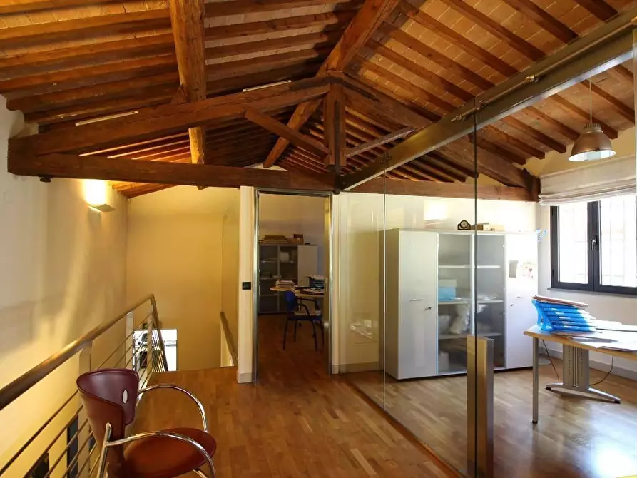 Immagine 6 di Locale commerciale in vendita  a Pontedera