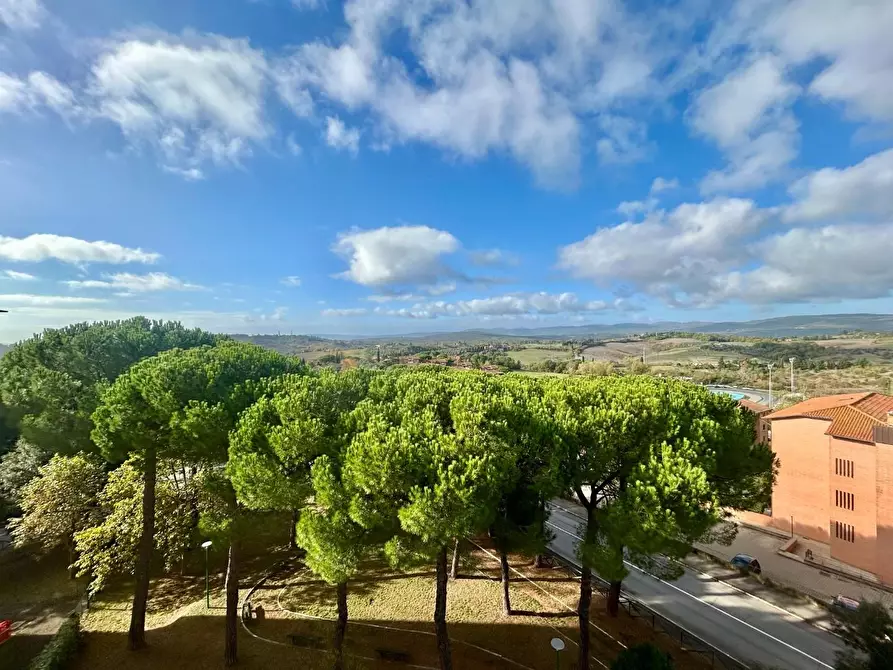 Immagine 10 di Appartamento in vendita  a Siena