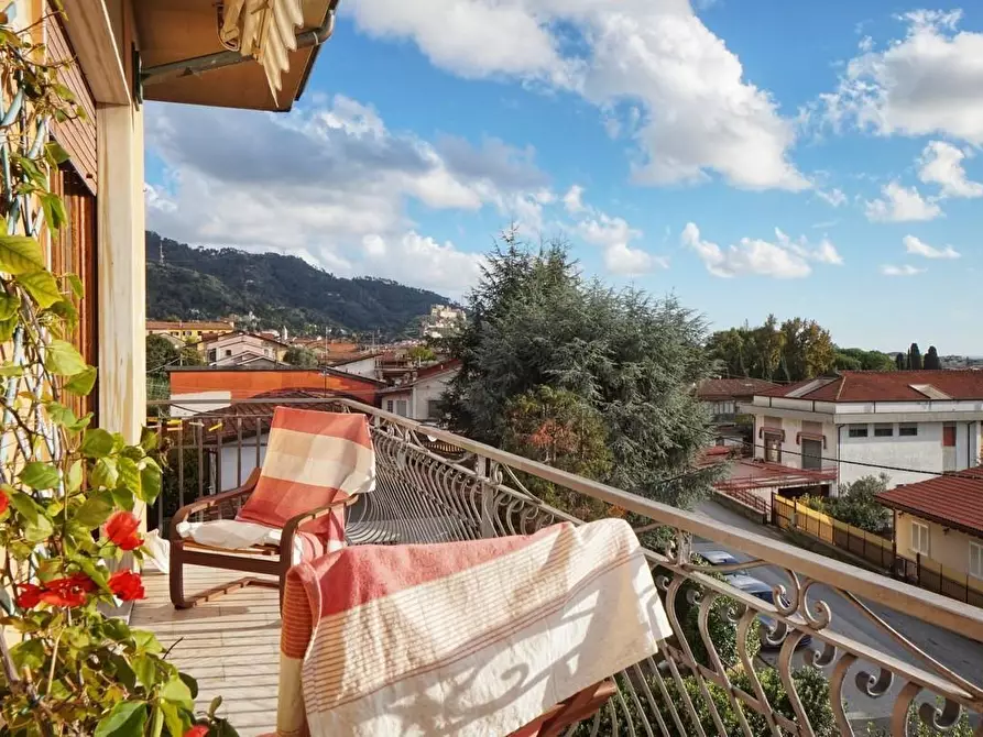 Immagine 3 di Appartamento in vendita  a Massa