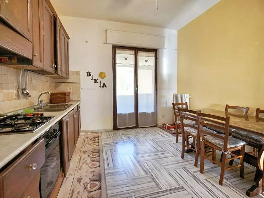 Immagine 11 di Appartamento in vendita  a Massa