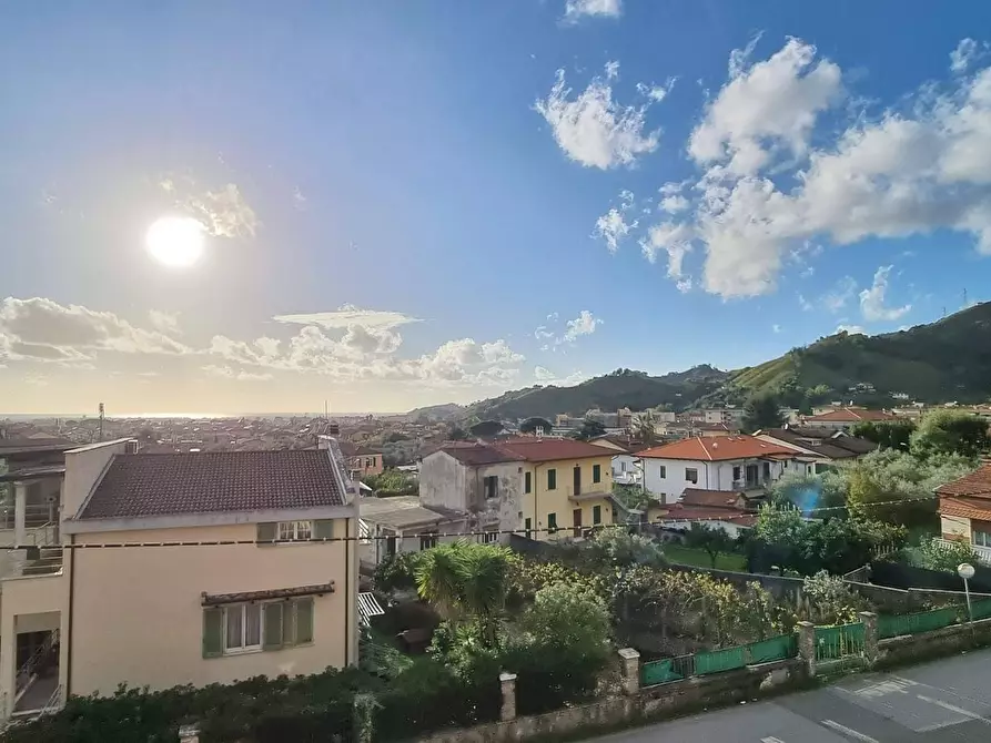 Immagine 28 di Appartamento in vendita  a Massa