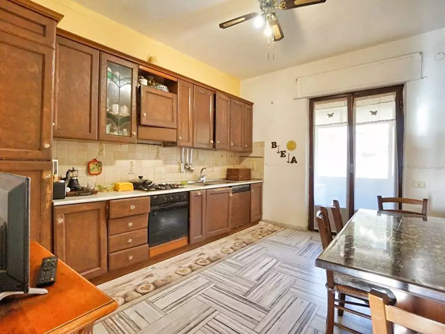 Immagine 10 di Appartamento in vendita  a Massa