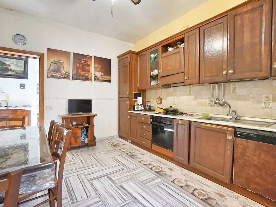 Immagine 15 di Appartamento in vendita  a Massa