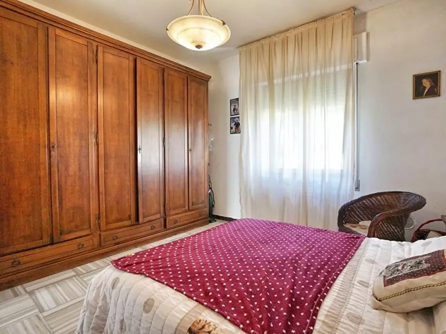 Immagine 18 di Appartamento in vendita  a Massa