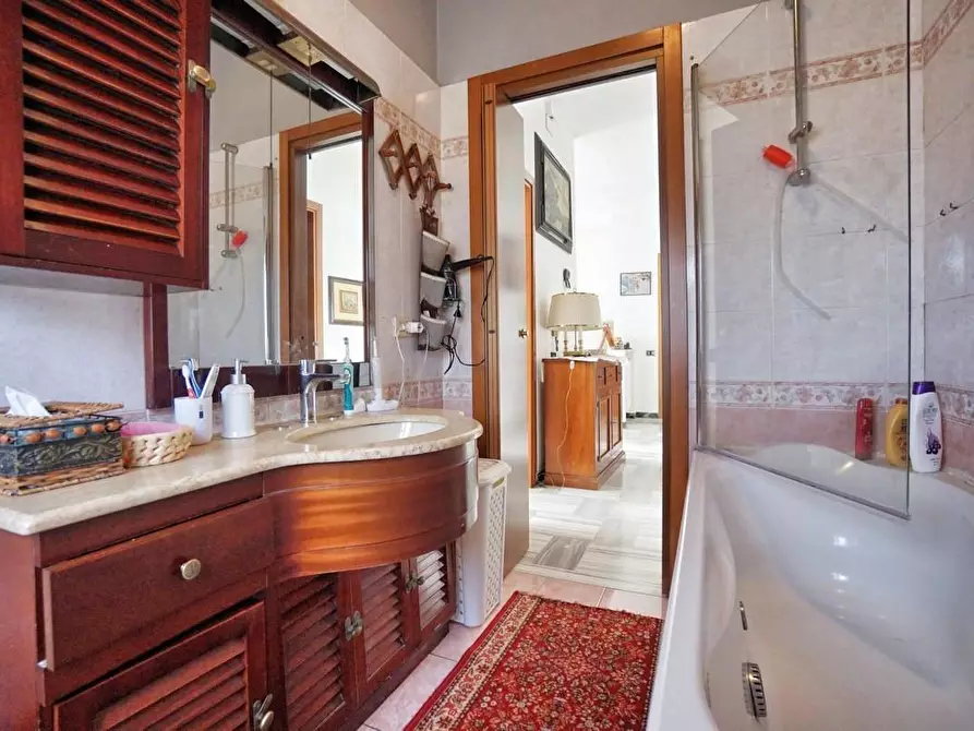 Immagine 25 di Appartamento in vendita  a Massa