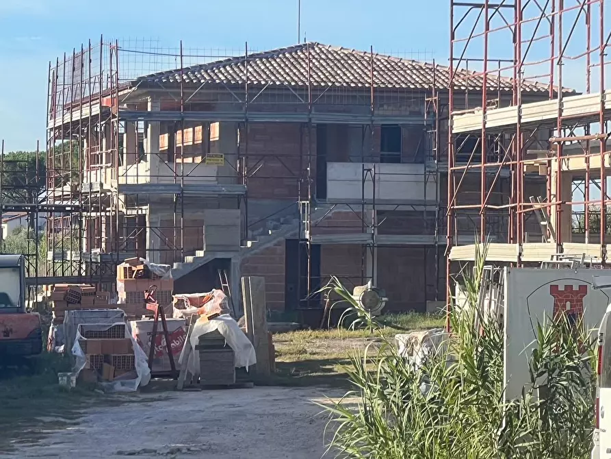 Immagine 3 di Casa trifamiliare in vendita  a Grosseto