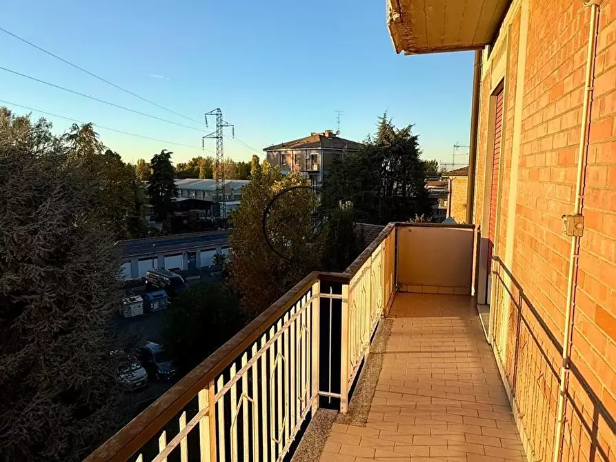 Immagine 12 di Appartamento in vendita  a Reggio Nell'emilia