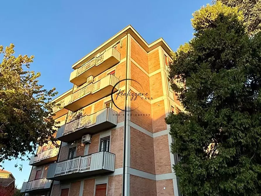Immagine 1 di Appartamento in vendita  a Reggio Nell'emilia