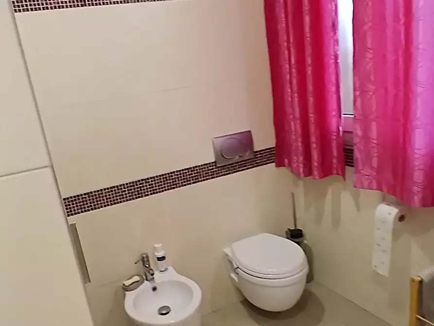 Immagine 28 di Appartamento in vendita  a Livorno