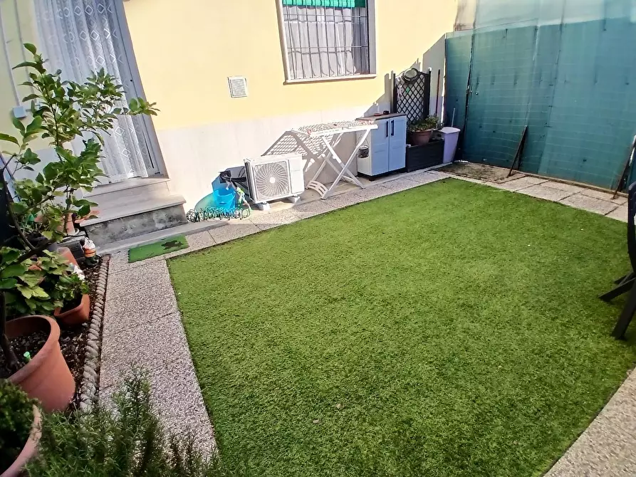 Immagine 31 di Appartamento in vendita  a Livorno