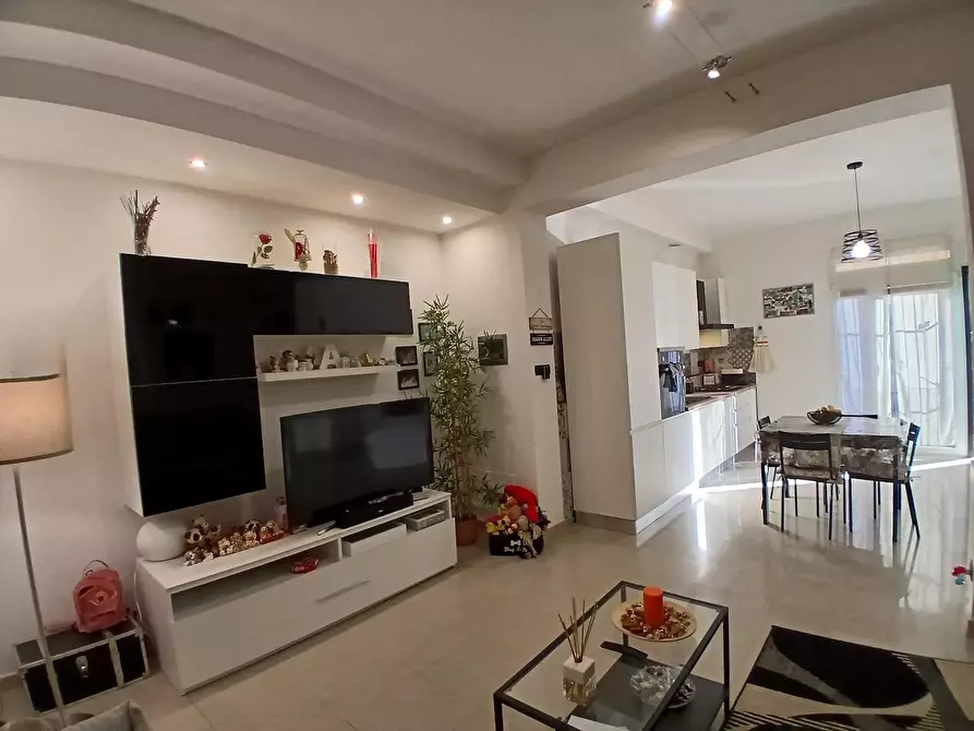 Immagine 2 di Appartamento in vendita  a Livorno