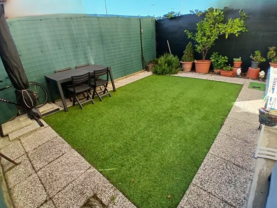 Immagine 1 di Appartamento in vendita  a Livorno