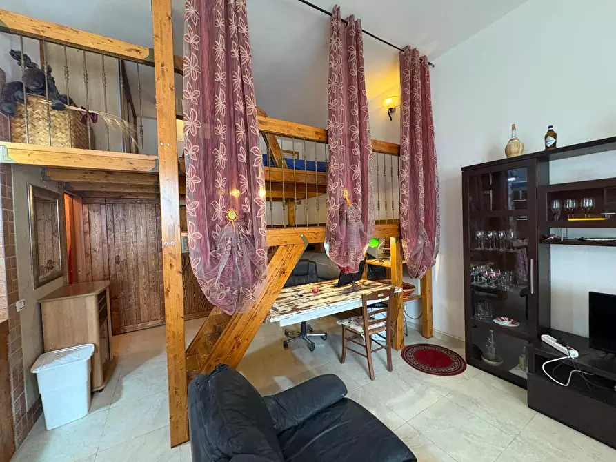 Immagine 14 di Loft/Open space in vendita  a Collesalvetti