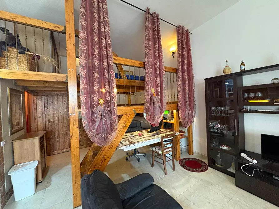 Immagine 13 di Loft/Open space in vendita  a Collesalvetti