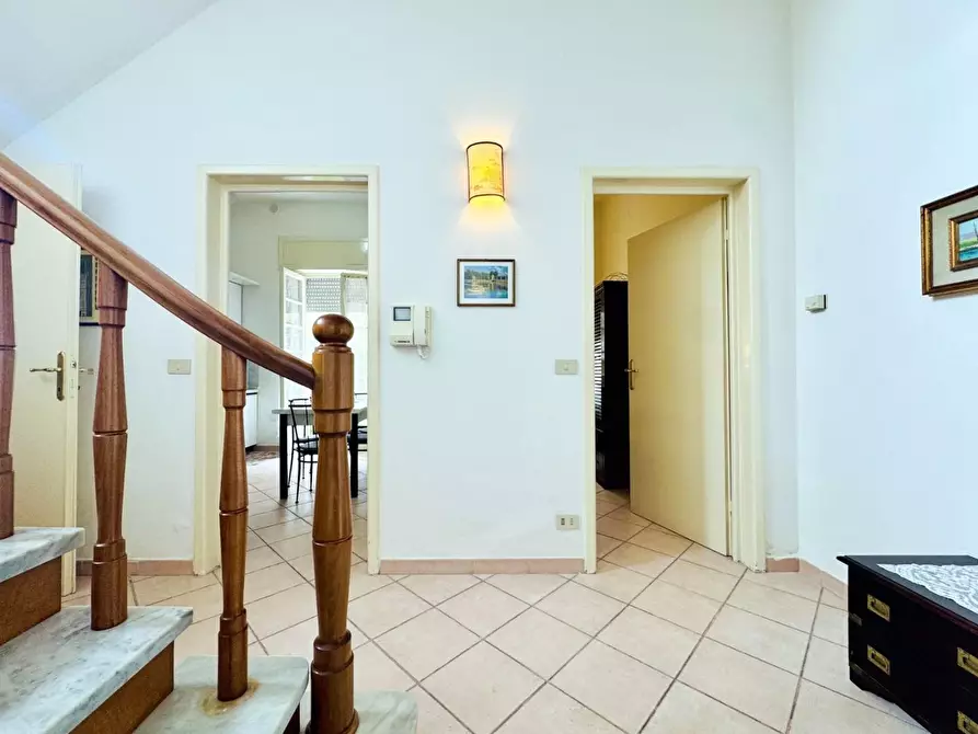 Immagine 9 di Casa indipendente in vendita  a Camaiore
