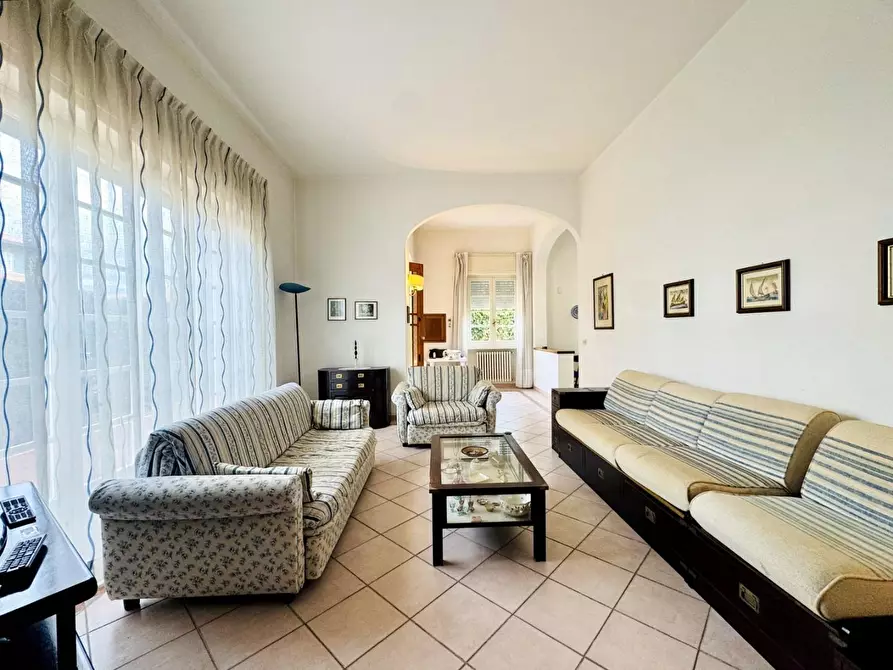 Immagine 1 di Casa indipendente in vendita  a Camaiore