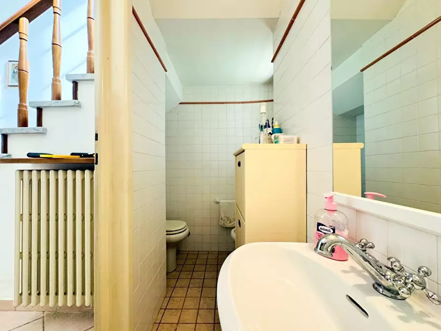 Immagine 18 di Casa indipendente in vendita  a Camaiore