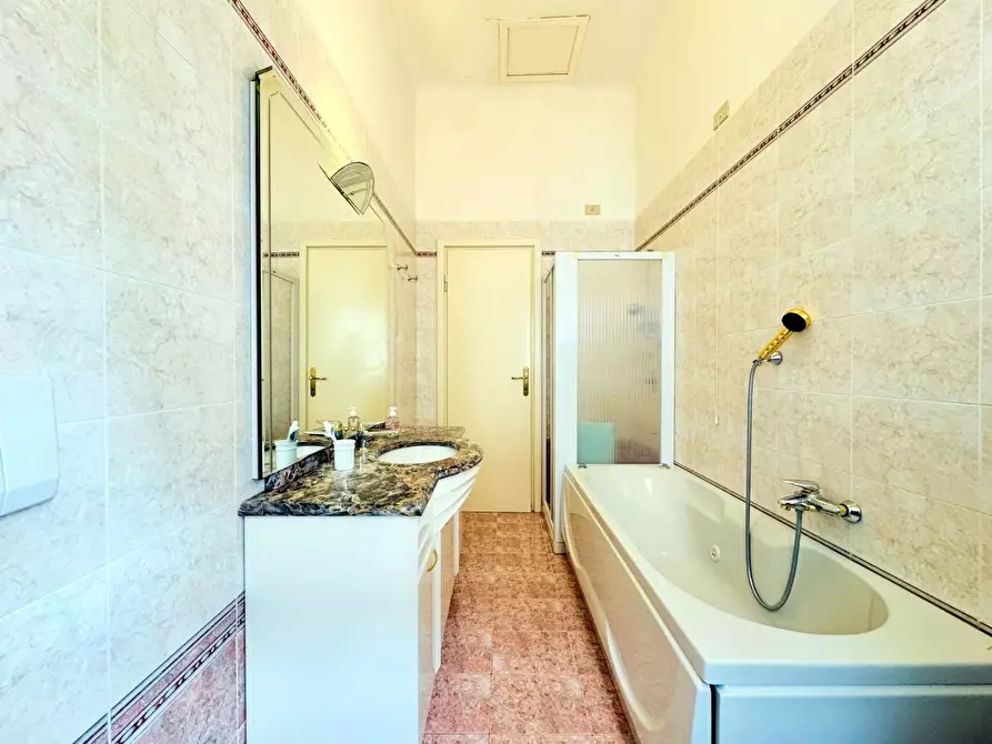 Immagine 30 di Casa indipendente in vendita  a Camaiore