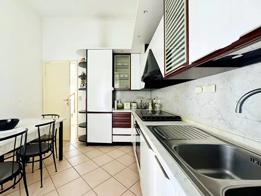 Immagine 17 di Casa indipendente in vendita  a Camaiore