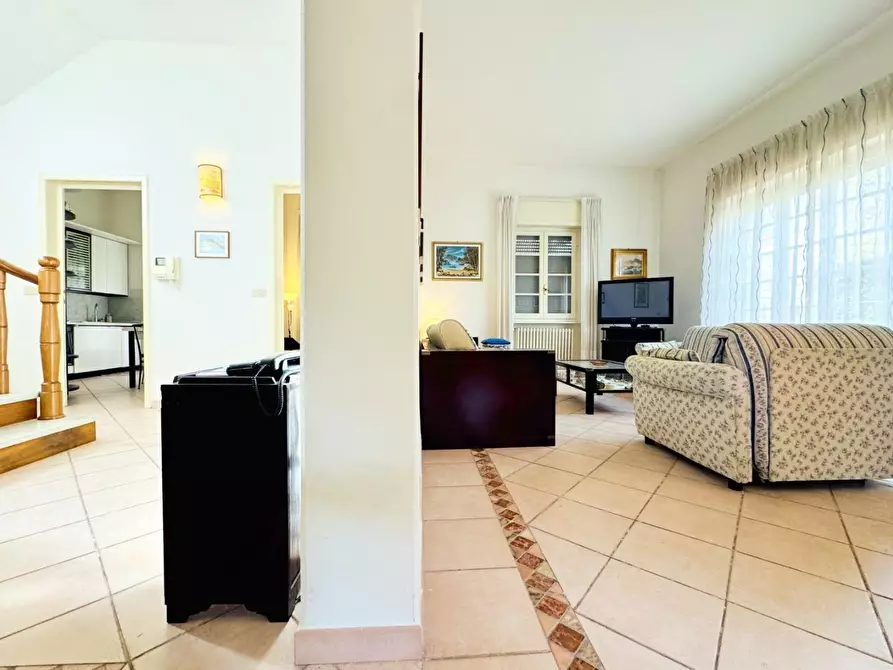 Immagine 3 di Casa indipendente in vendita  a Camaiore