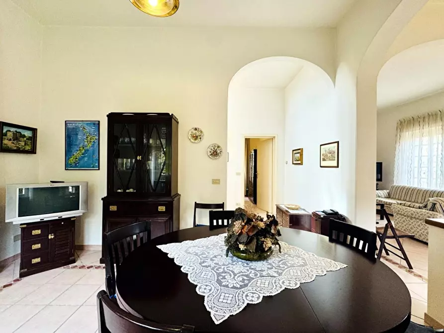 Immagine 7 di Casa indipendente in vendita  a Camaiore