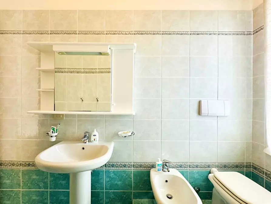 Immagine 41 di Casa indipendente in vendita  a Camaiore