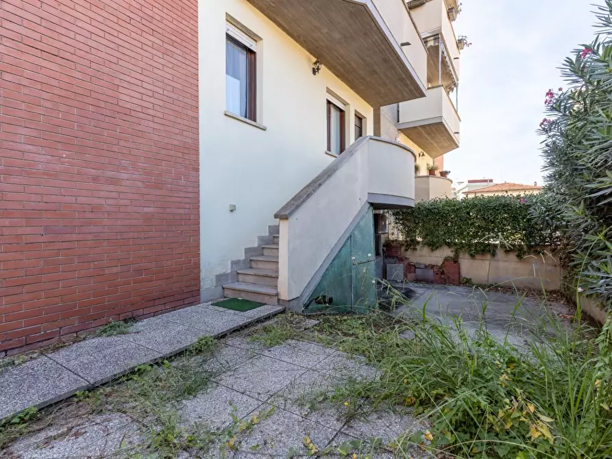 Immagine 30 di Appartamento in vendita  a Pisa