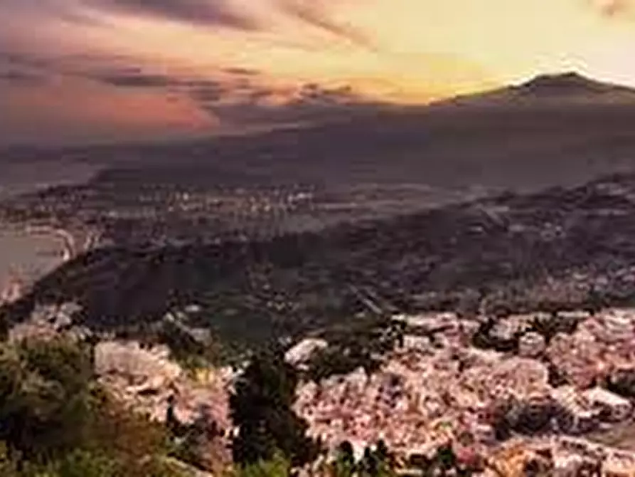 Immagine 6 di Villa in vendita  a Fiumefreddo Di Sicilia