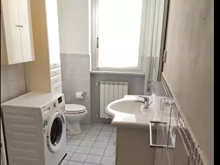 Immagine 6 di Appartamento in affitto  a Carrara