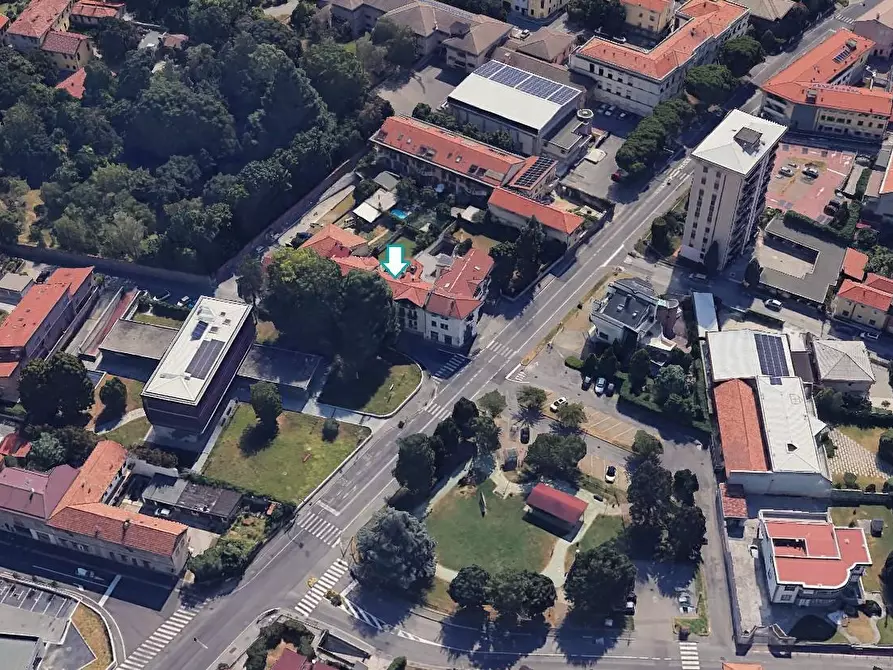 Immagine 2 di Appartamento in vendita  a Verano Brianza