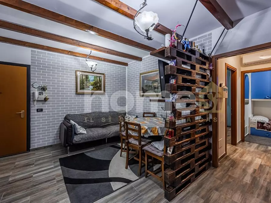 Immagine 6 di Appartamento in vendita  a Reggio Nell'emilia