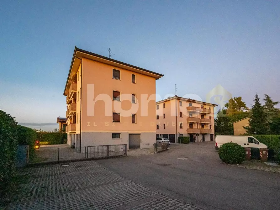 Immagine 5 di Appartamento in vendita  a Reggio Nell'emilia