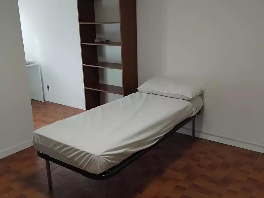 Immagine 10 di Appartamento in affitto  a Pisa