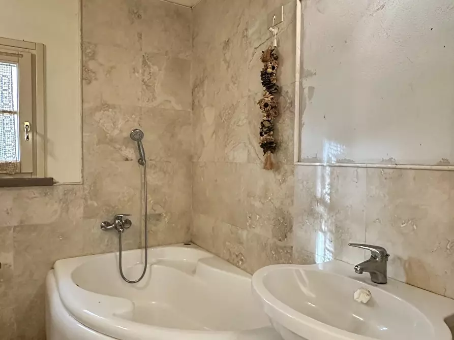 Immagine 19 di Appartamento in vendita  a Casciana Terme Lari