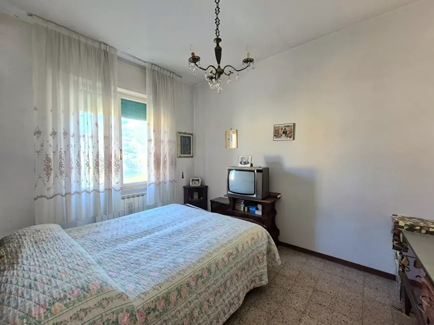 Immagine 17 di Appartamento in vendita  a Lucca