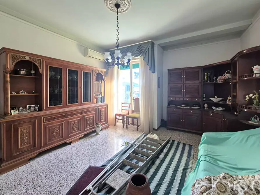 Immagine 6 di Appartamento in vendita  a Lucca