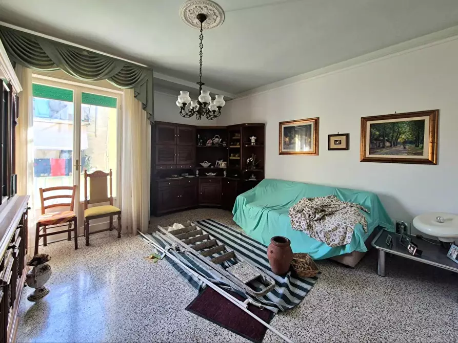 Immagine 5 di Appartamento in vendita  a Lucca