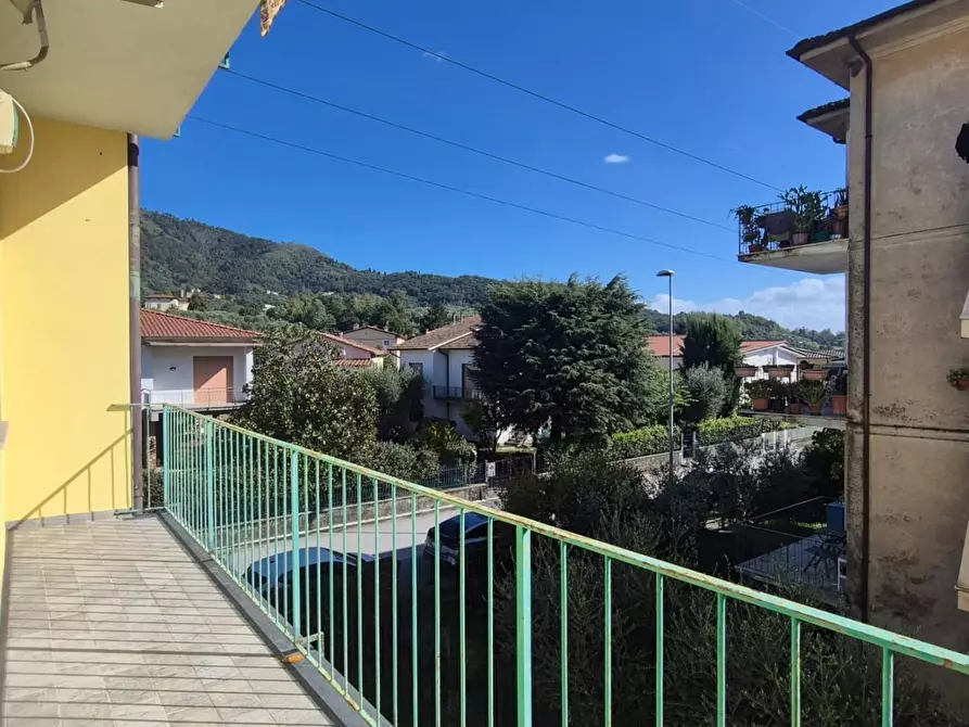 Immagine 8 di Appartamento in vendita  a Lucca