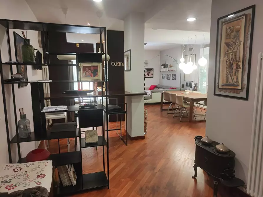 Immagine 4 di Appartamento in vendita  a Carrara