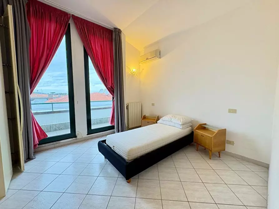 Immagine 12 di Appartamento in vendita  a Massa