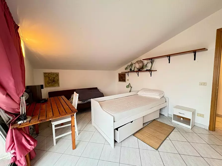 Immagine 14 di Appartamento in vendita  a Massa