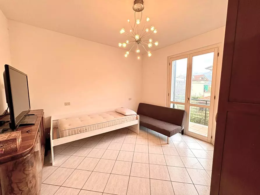 Immagine 8 di Appartamento in vendita  a Massa