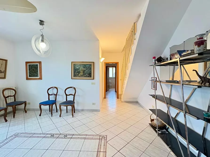 Immagine 3 di Appartamento in vendita  a Massa