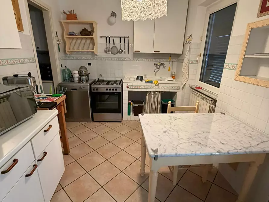 Immagine 7 di Porzione di casa in affitto  a Sarzana