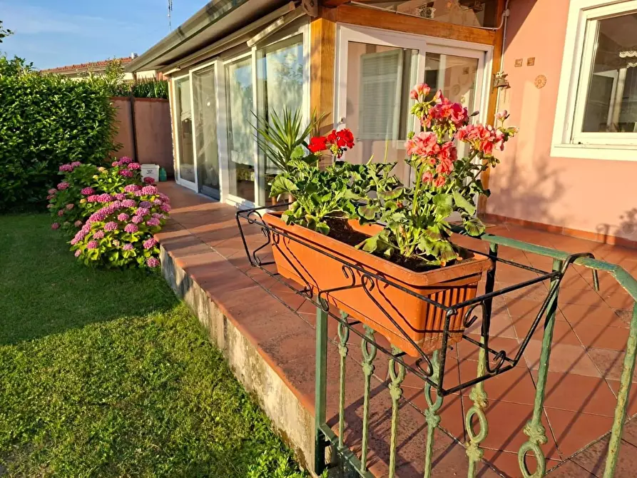 Immagine 2 di Porzione di casa in affitto  a Sarzana