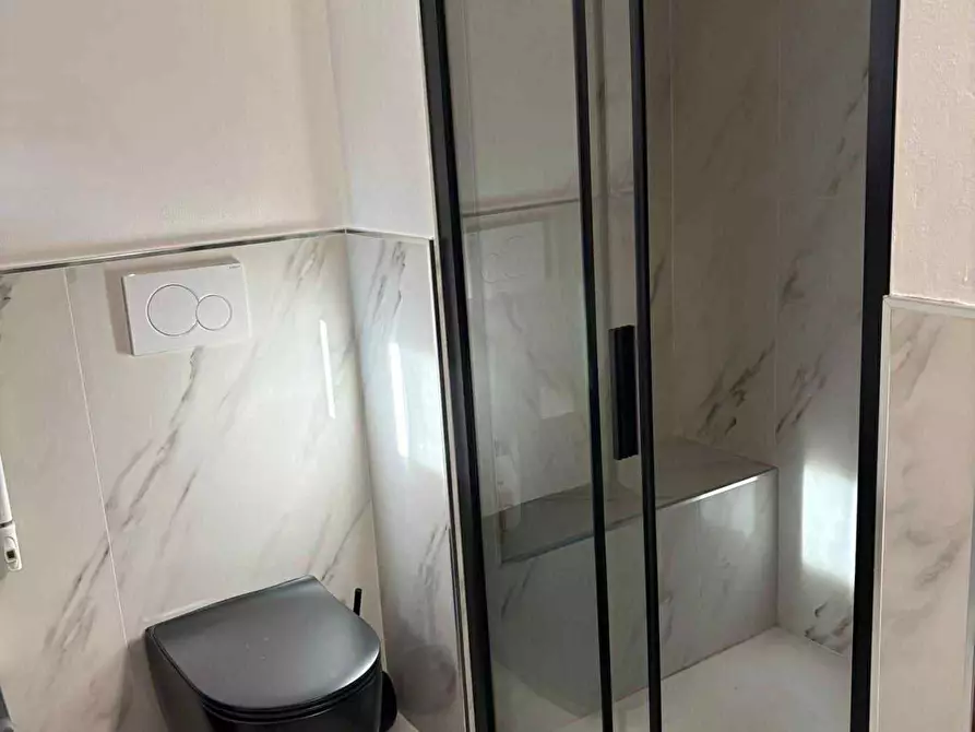 Immagine 10 di Appartamento in vendita  a Montignoso