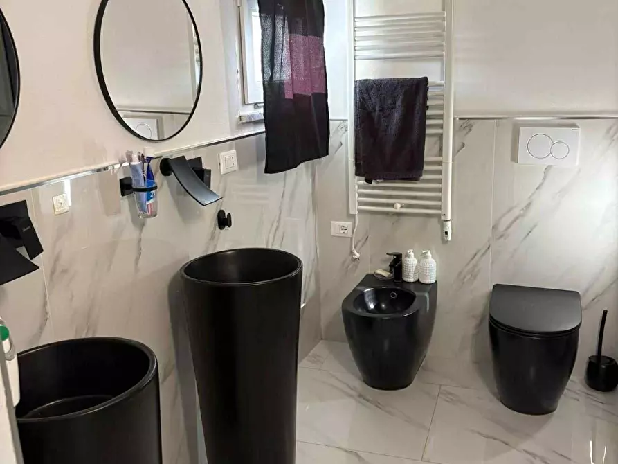 Immagine 12 di Appartamento in vendita  a Montignoso