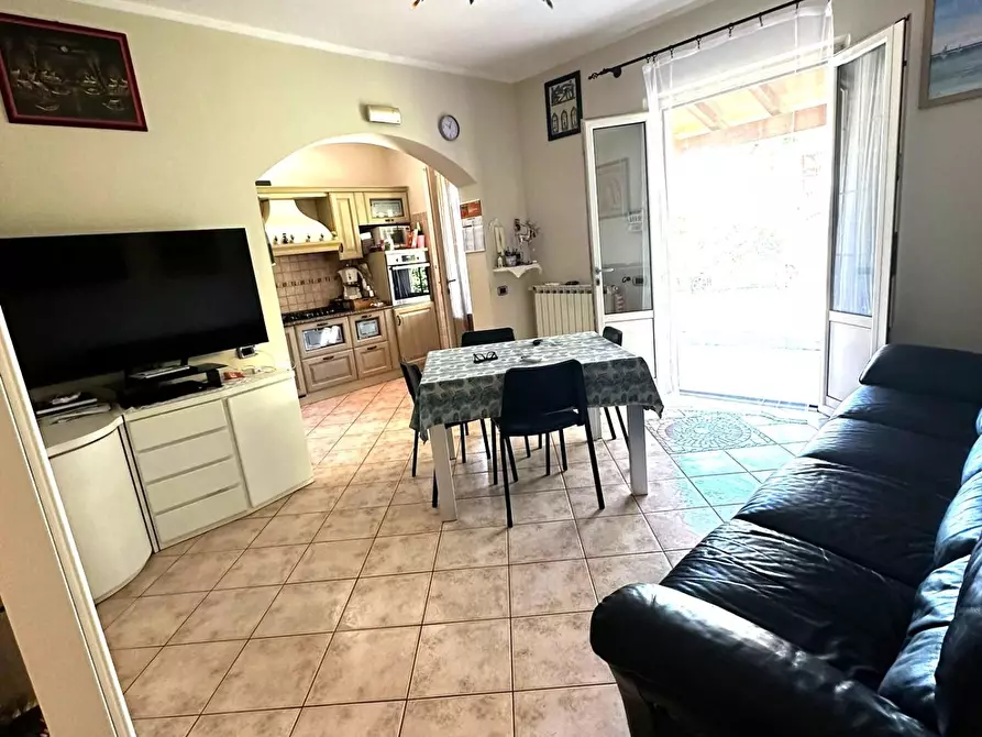 Immagine 8 di Casa bifamiliare in vendita  a Massa