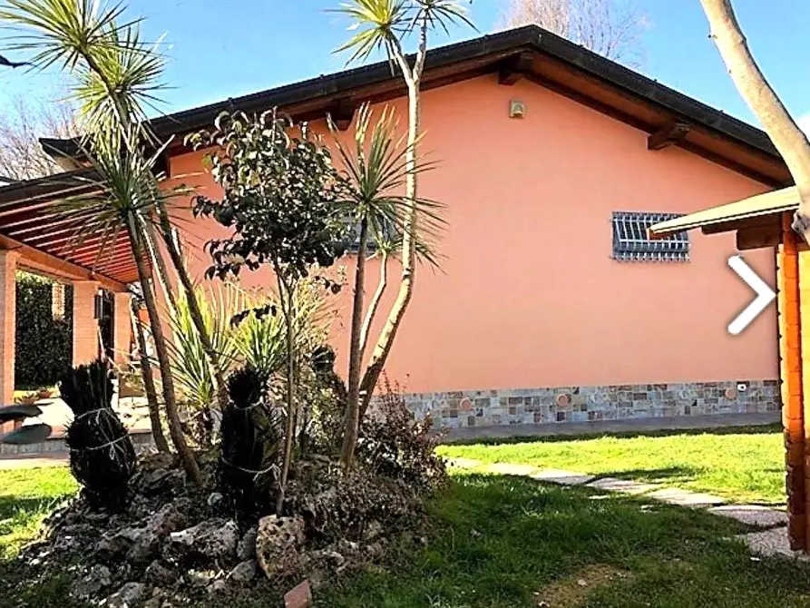 Immagine 4 di Casa bifamiliare in vendita  a Massa