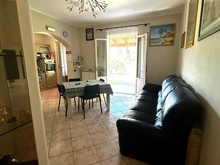 Immagine 9 di Casa bifamiliare in vendita  a Massa